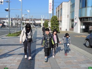 歩く