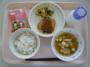 3月3日給食(小学部の量)
